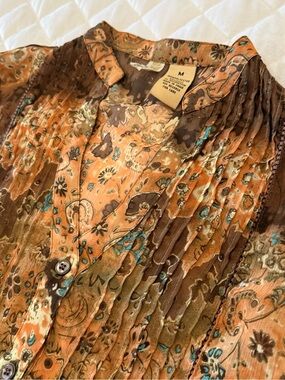 Wavy Pleated Floral Button-Front Women's Top - Brown/Peach
